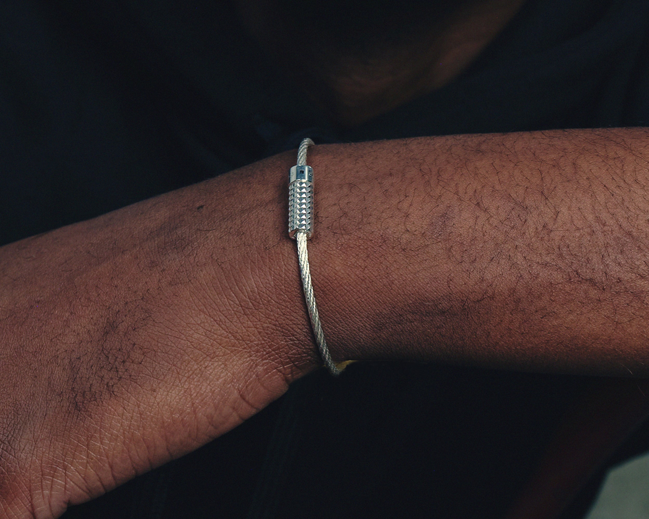 bracelet câble guilloché pyramide le 9g