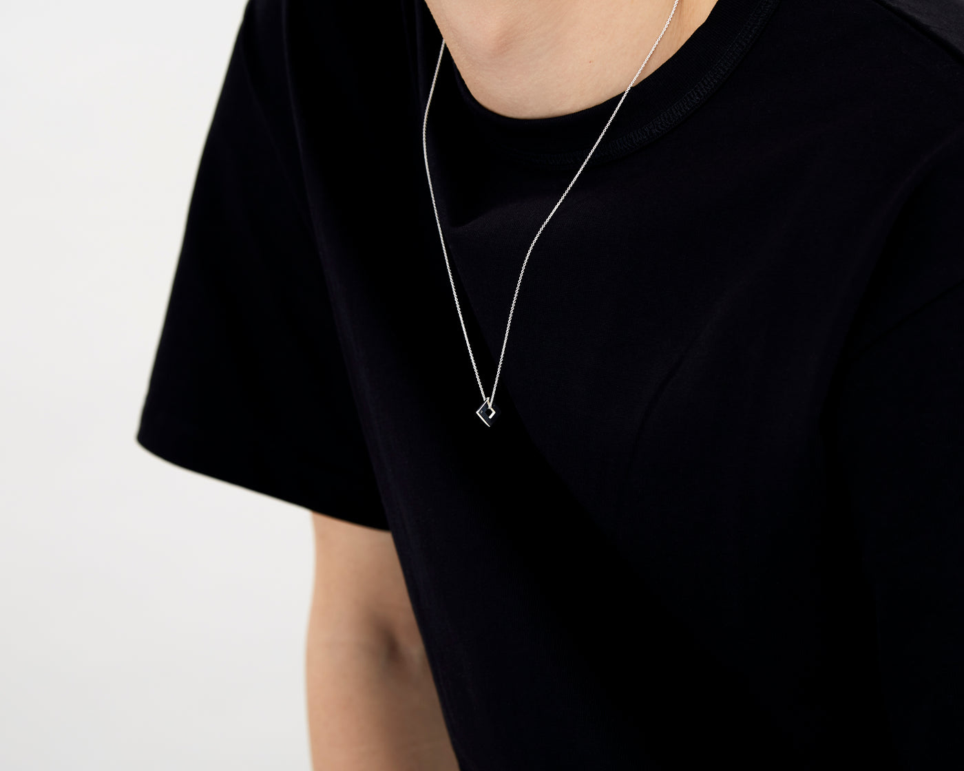 square necklace le 1.1g