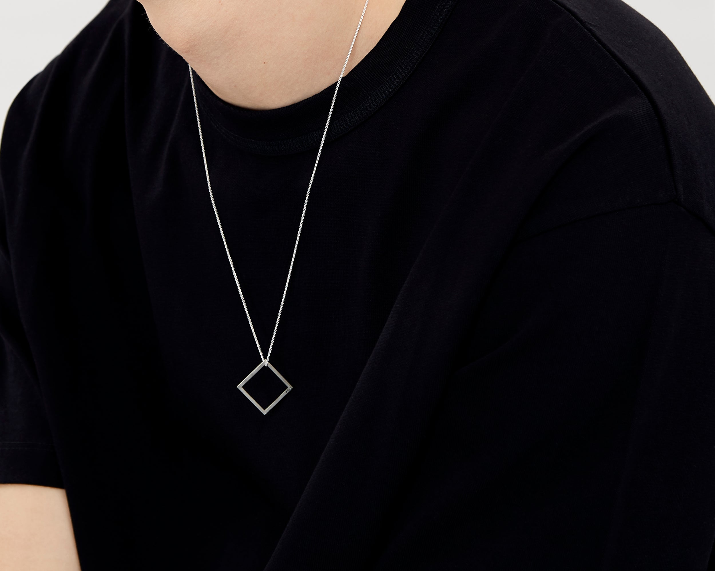 square necklace le 1.7g