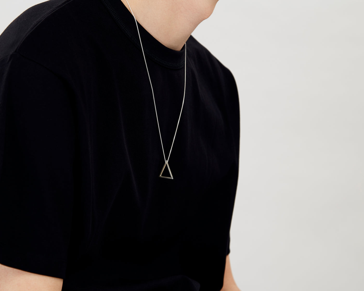 triangle necklace le 1.7g